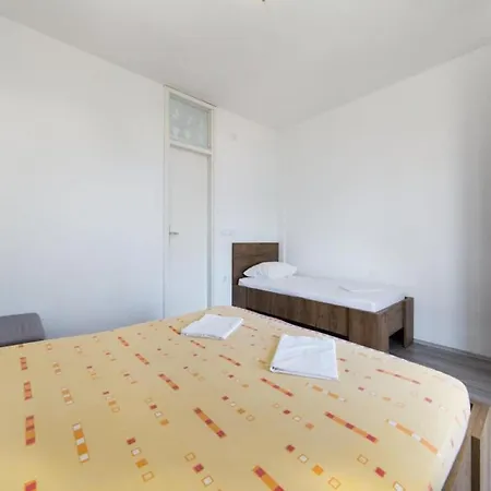 One Bedroom With Balcony A3 * بريست