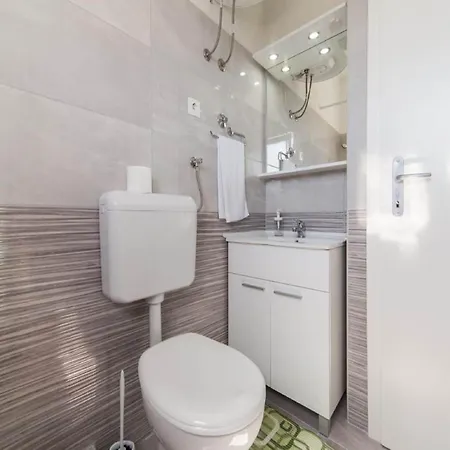 One Bedroom With Balcony A3 شقة بريست